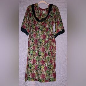 Ground Score - Colorful Leaf Pattern Robe